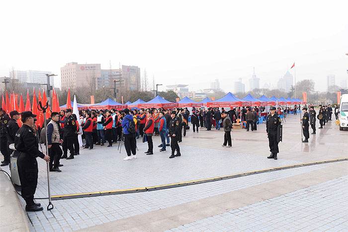 現(xiàn)場(chǎng)組織大型活動(dòng)的安保工作