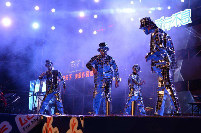 公司年會不想簡單的圍餐 有哪些創(chuàng)意的玩法呢